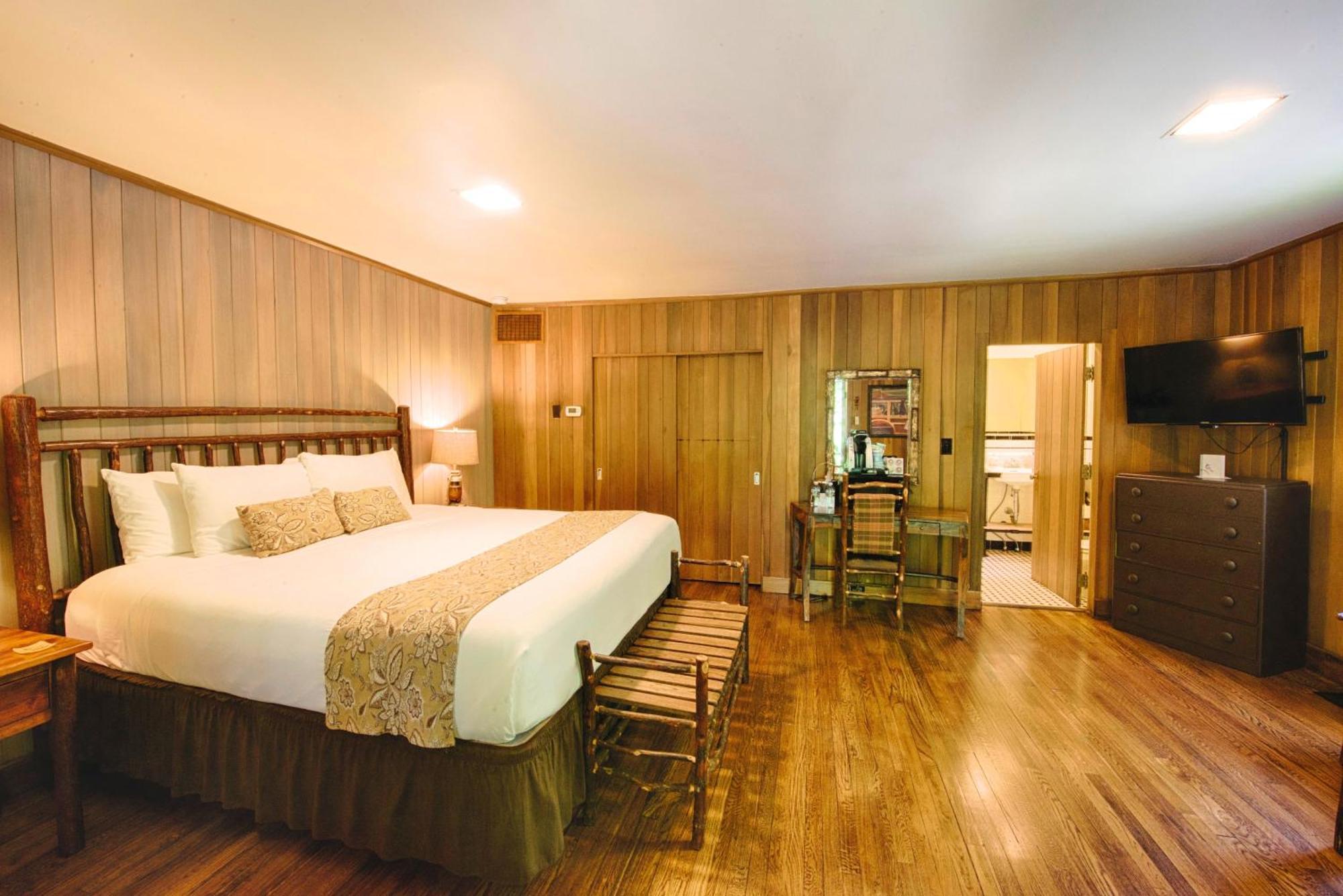 Lodge Historic Tapoco