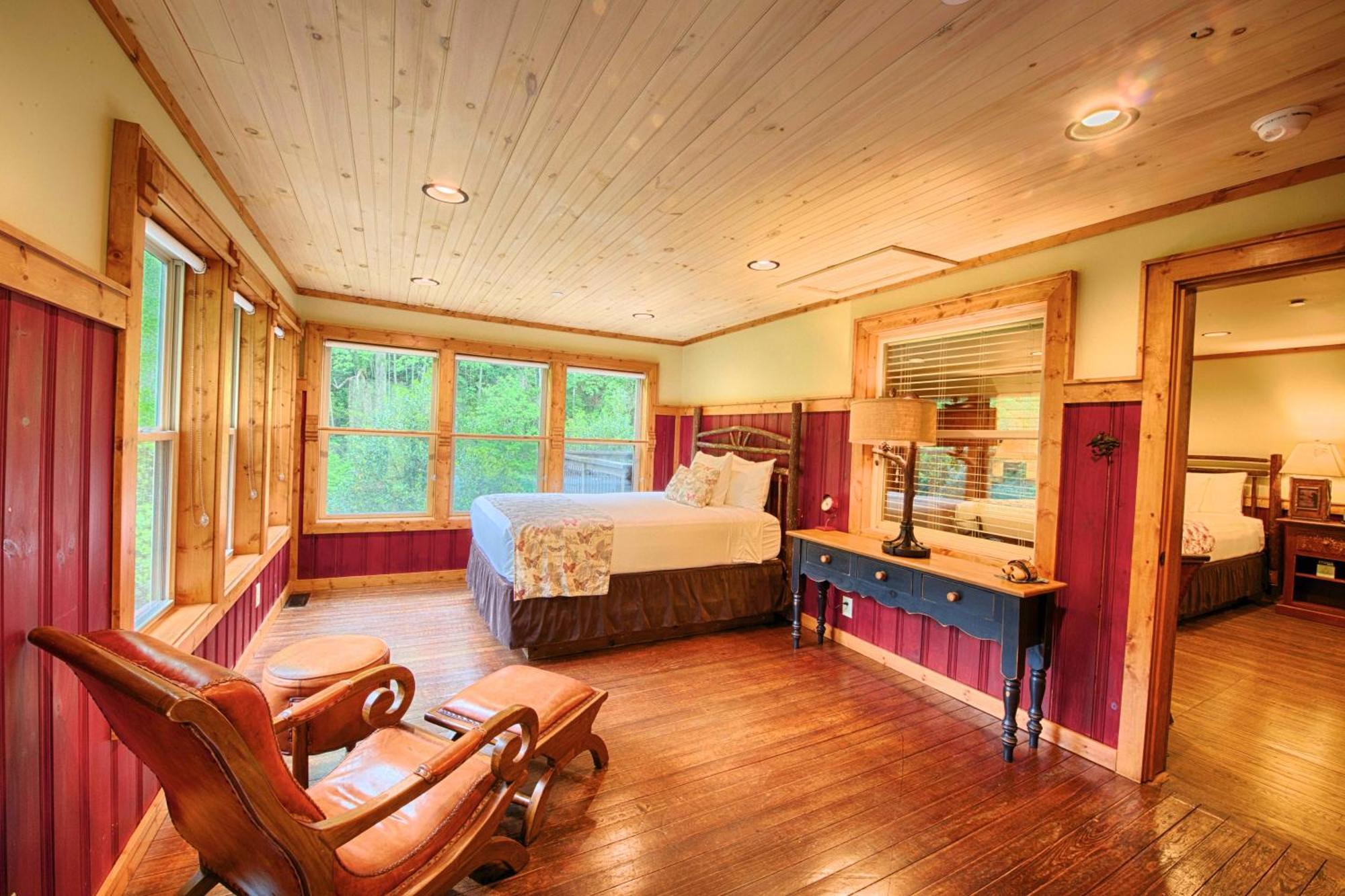 Lodge Historic