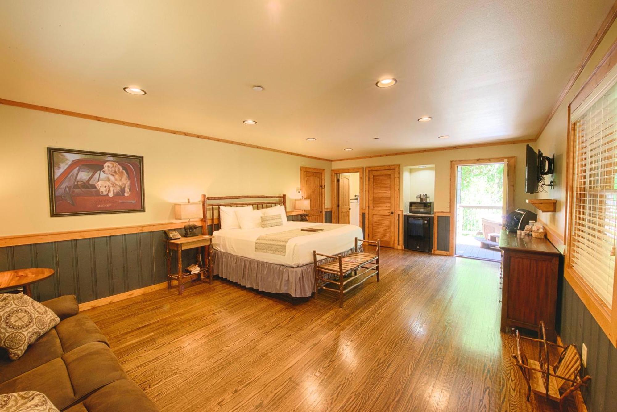 Lodge Historic *