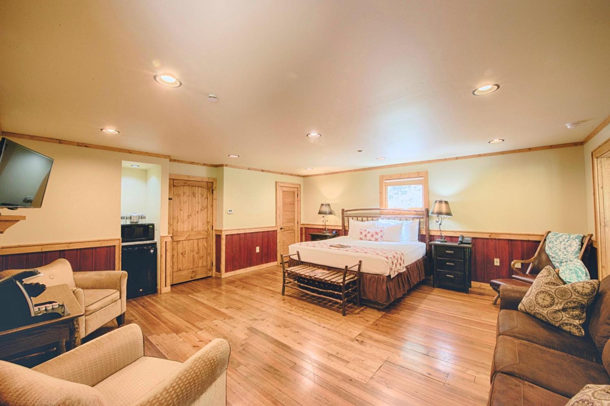 Lodge Historic Tapoco