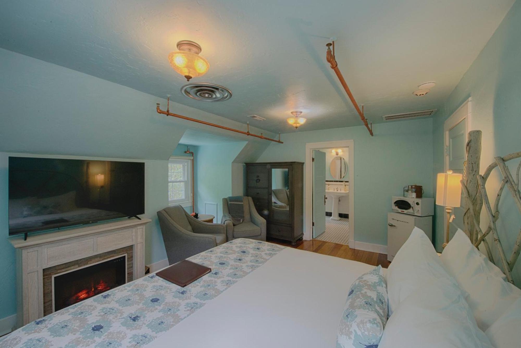 Lodge Historic