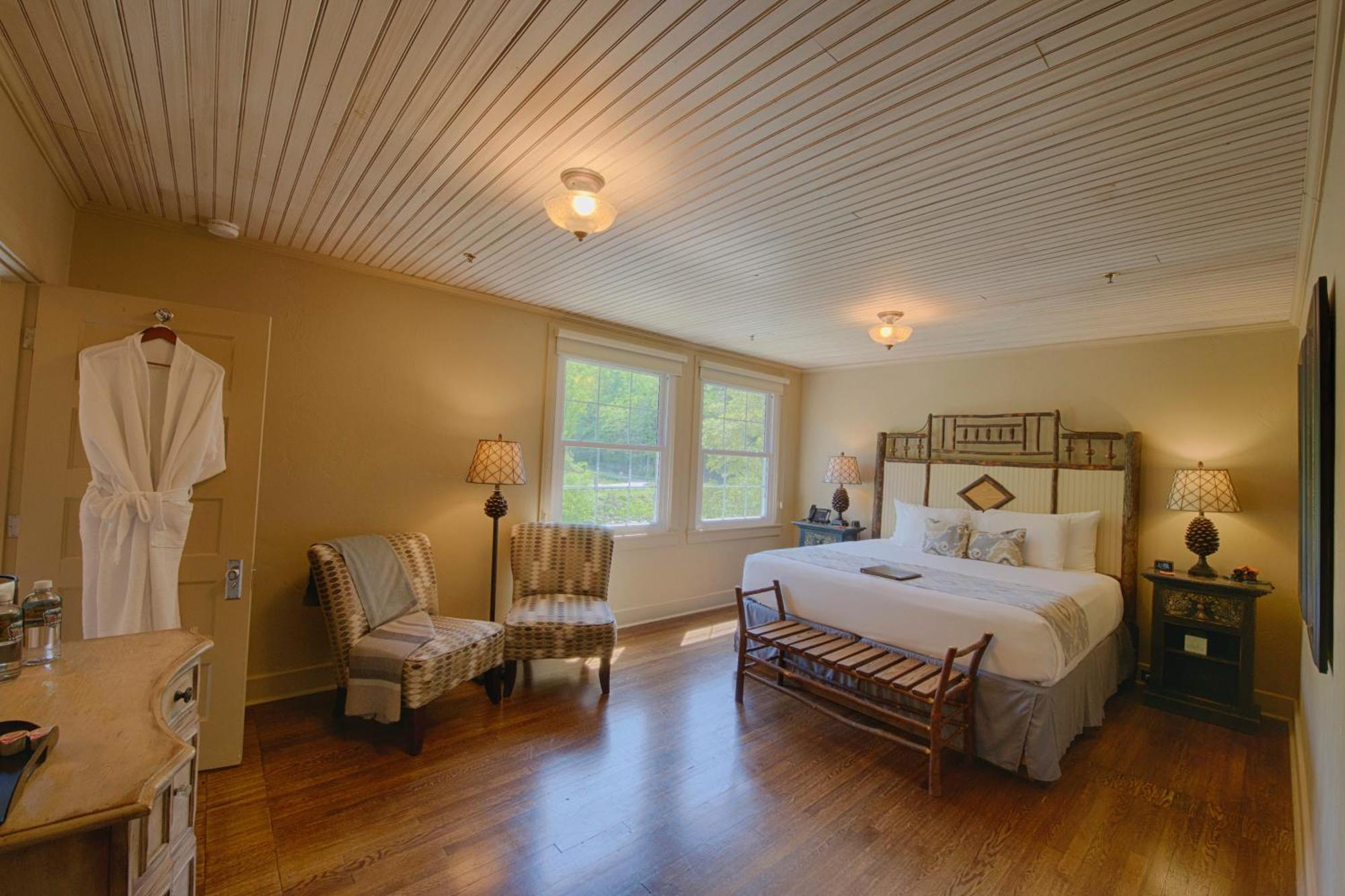 Lodge Historic Tapoco